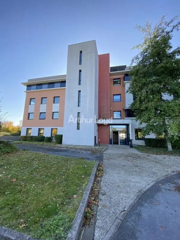 Office in Reims for lease Building Photo- Image 1 of 11