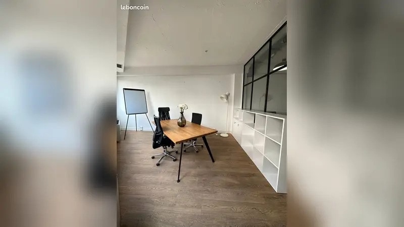 Office in Paris for lease - Interior Photo - Image 2 of 3