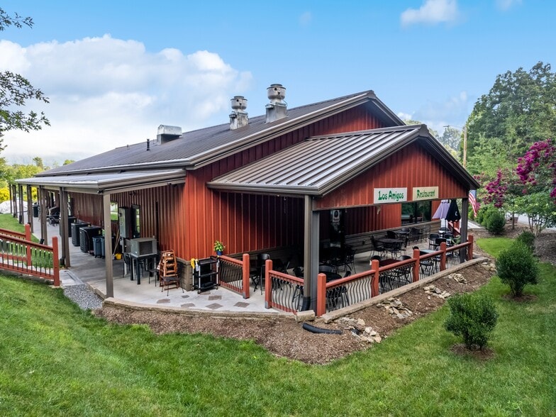 62 Overbrook St, Waynesville, NC for sale - Building Photo - Image 1 of 56