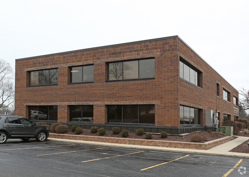 22W600 Butterfield Rd, Glen Ellyn, IL for sale - Primary Photo - Image 1 of 1