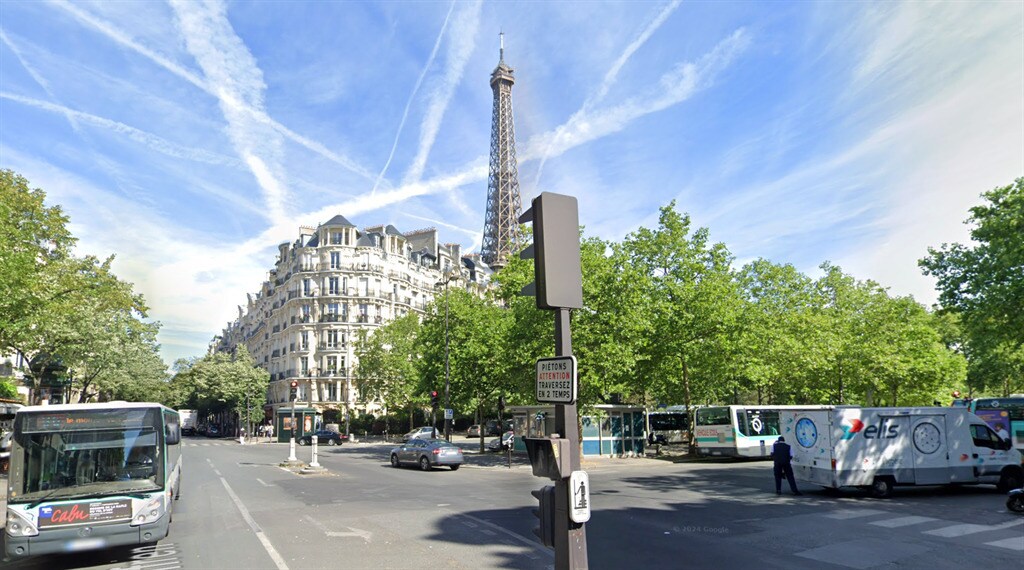 Retail in Paris for lease Building Photo- Image 1 of 7