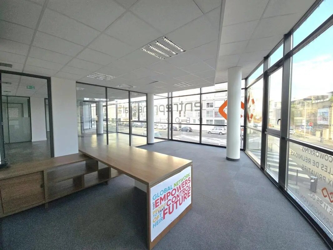Office in Lyon for lease Building Photo- Image 1 of 5