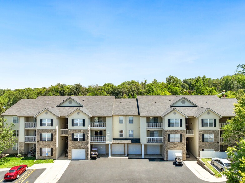 400 Legends Terrace Dr, Eureka, MO for sale - Building Photo - Image 3 of 31