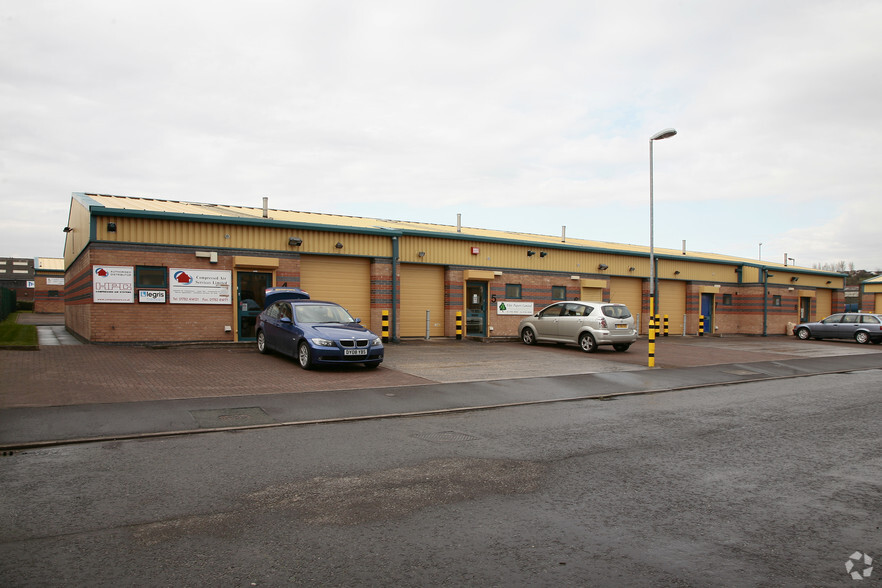 Little Row, Stoke On Trent for lease - Primary Photo - Image 1 of 4