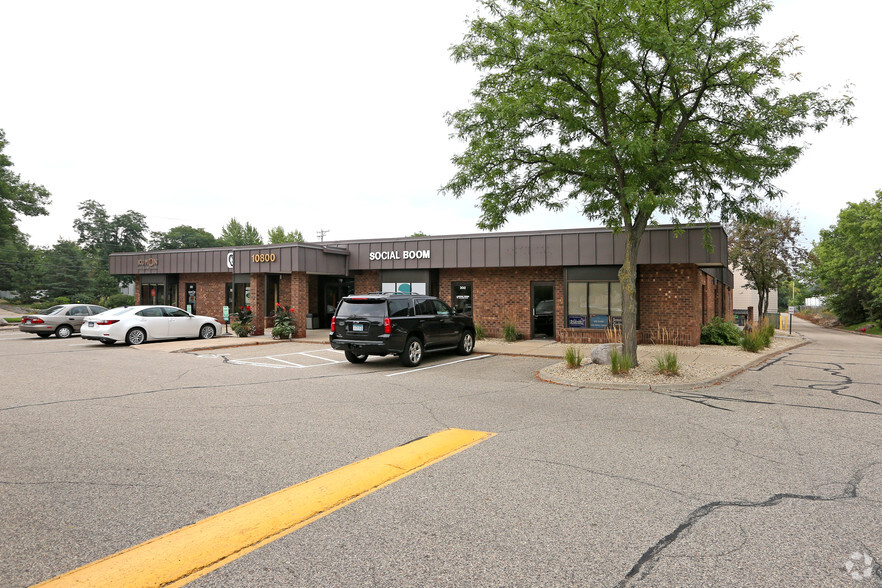 10800-10812 Normandale Blvd, Bloomington, MN for lease - Building Photo - Image 2 of 2