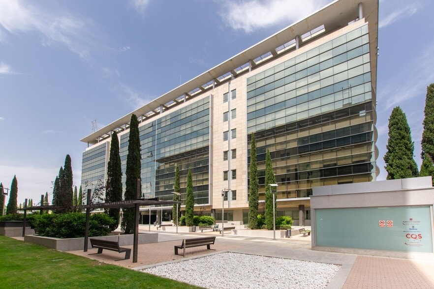 Office in Rivas-Vaciamadrid, Madrid for sale - Building Photo - Image 1 of 9