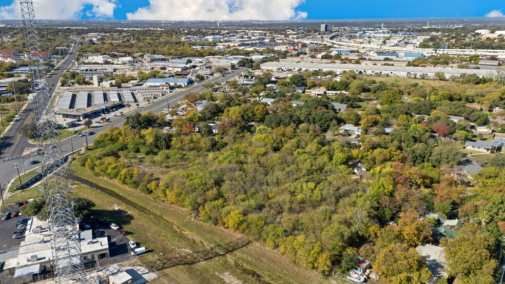 2500 Bandera Rd, San Antonio, TX for sale - Building Photo - Image 3 of 10