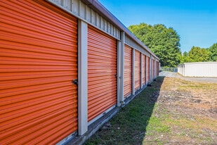Trackside Self Storage - Self Storage Facility