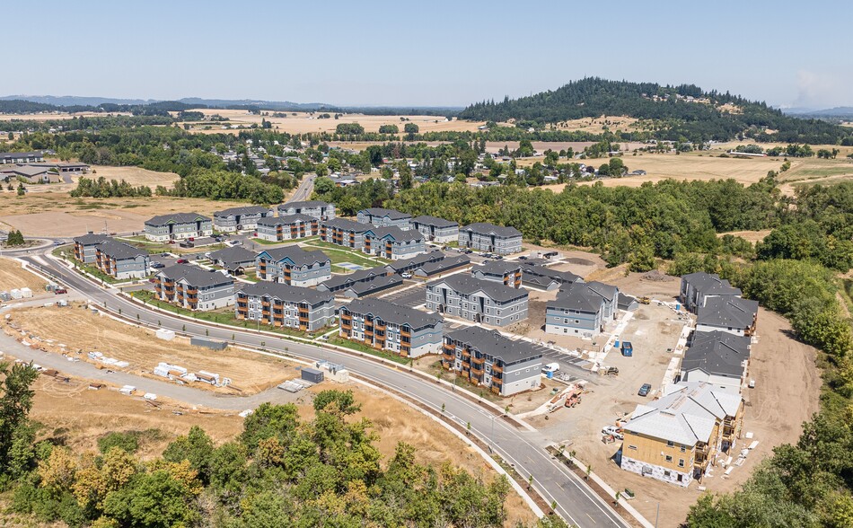 150 NE Timber Ridge St, Albany, OR for lease - Primary Photo - Image 3 of 4