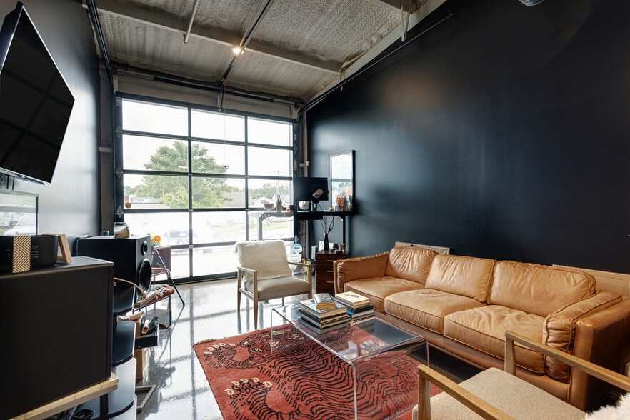 830 W McKennie Ave, Nashville, TN for lease - Building Photo - Image 3 of 10