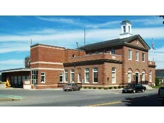 39 Court St, Houlton, ME for sale Primary Photo- Image 1 of 1