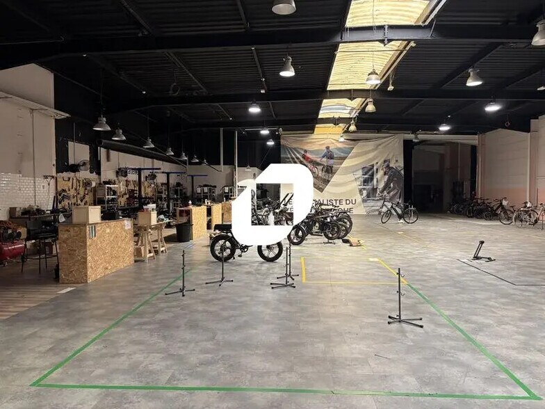 Retail in Bordeaux for lease - Building Photo - Image 2 of 18
