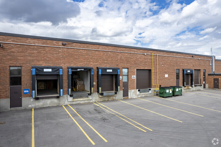 903-951 Matheson Blvd E, Mississauga, ON for lease - Building Photo - Image 3 of 7