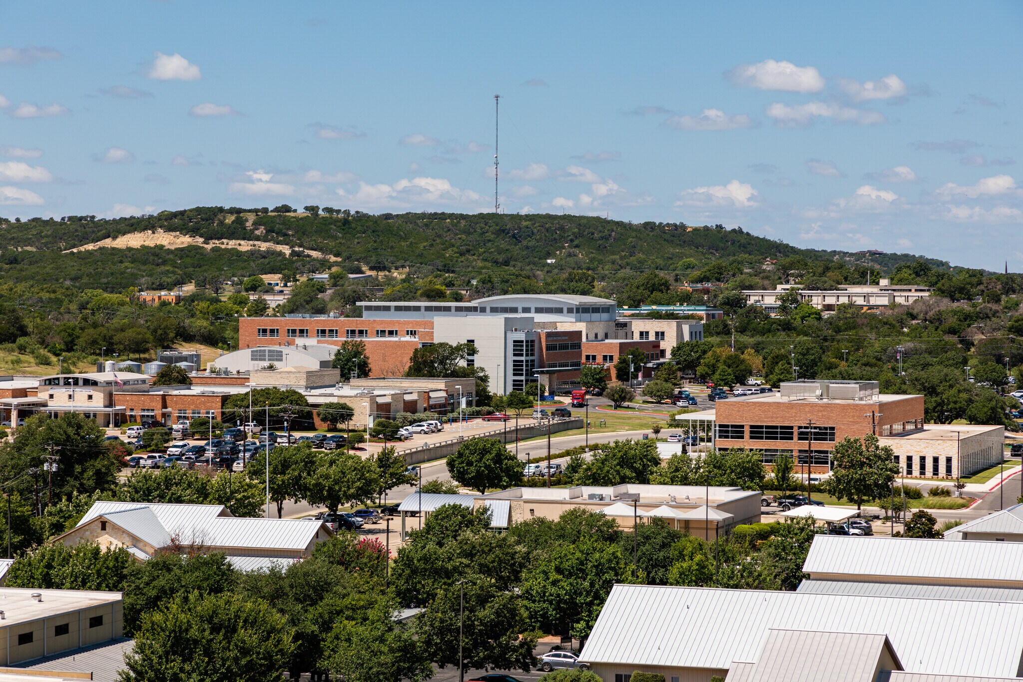 222 S Sidney Baker St, Kerrville, TX 78028 Wells Fargo Bank