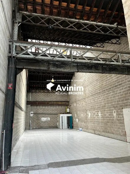 Industrial in Noisy-le-Sec for sale - Interior Photo - Image 2 of 3