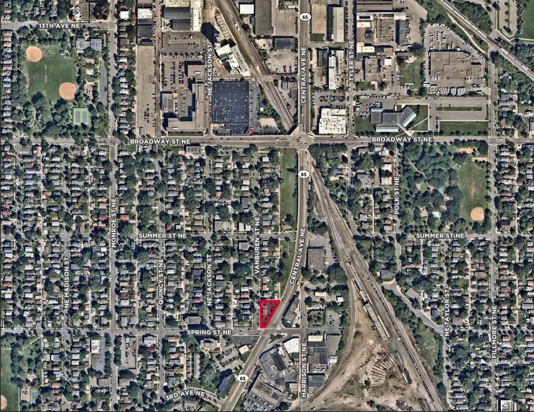 613 Van Buren St NE, Minneapolis, MN for sale - Building Photo - Image 1 of 3