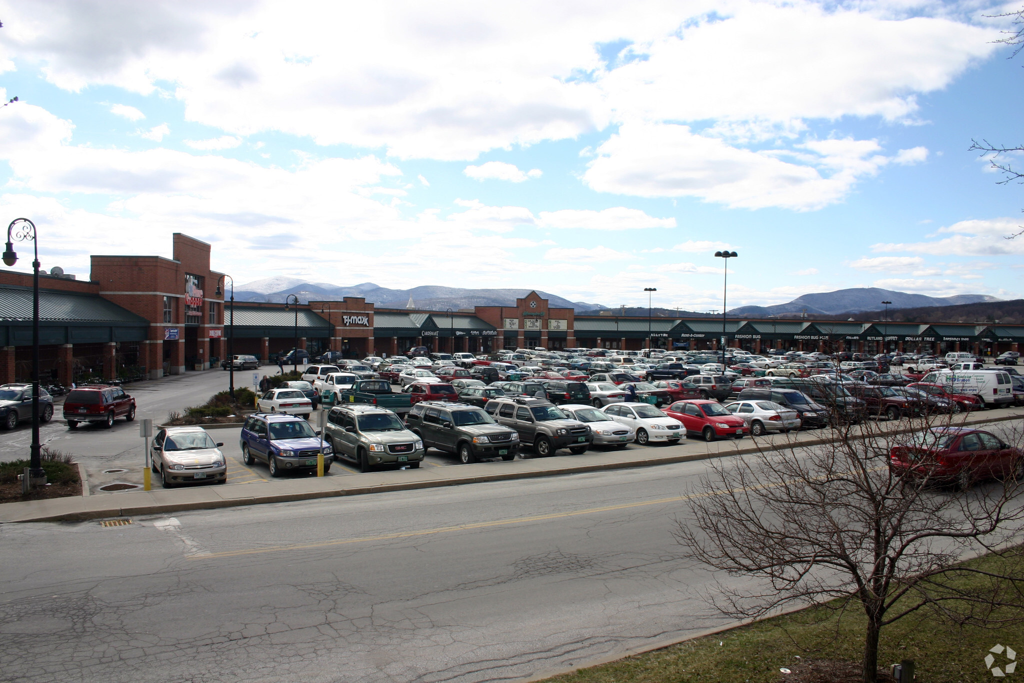 1-29 Rutland Shopping Plz, Rutland, VT for sale Primary Photo- Image 1 of 1