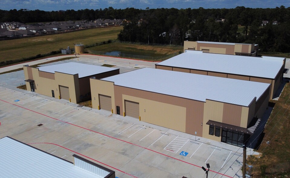 11811 Champion Forest Dr, Houston, TX for sale - Building Photo - Image 3 of 6