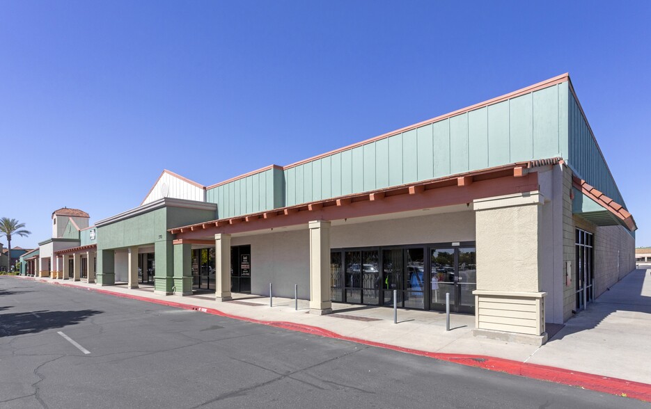 170 W Shaw Ave, Clovis, CA for lease - Building Photo - Image 1 of 14