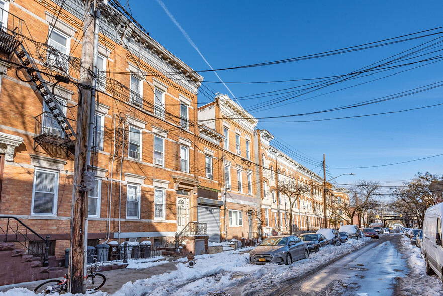 1815 Woodbine St, Ridgewood, NY for sale - Primary Photo - Image 1 of 1