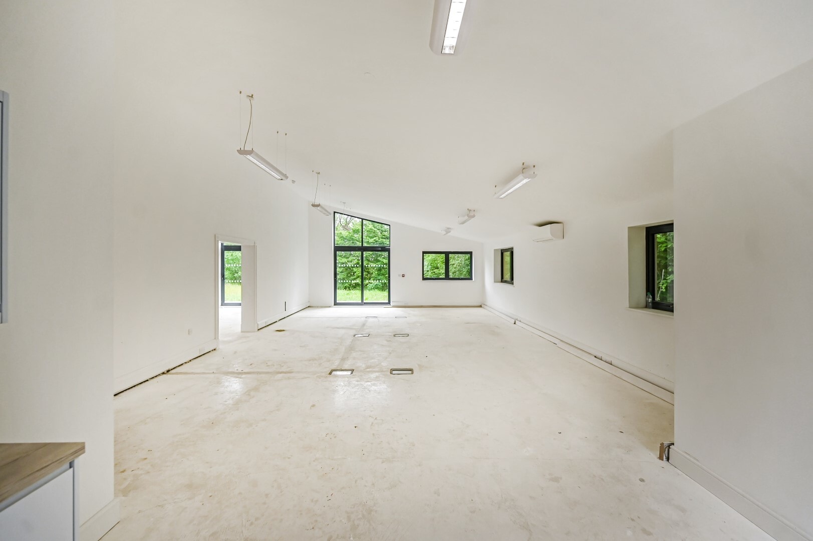 Ashford -1, Tenterden for lease Interior Photo- Image 1 of 1