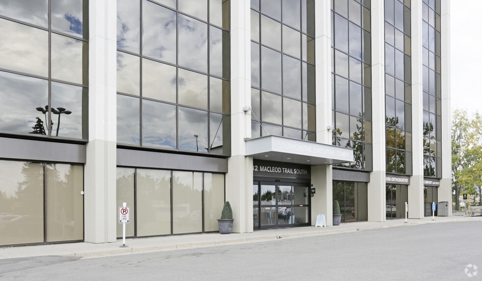 11012 Macleod Trl SE, Calgary, AB for lease - Building Photo - Image 3 of 11