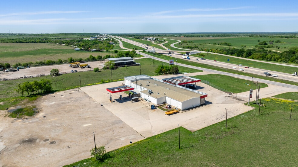 15881 Ih 35, Salado, TX for lease - Building Photo - Image 3 of 9