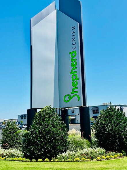 2401 NW 23rd St, Oklahoma City, OK for lease - Building Photo - Image 2 of 18