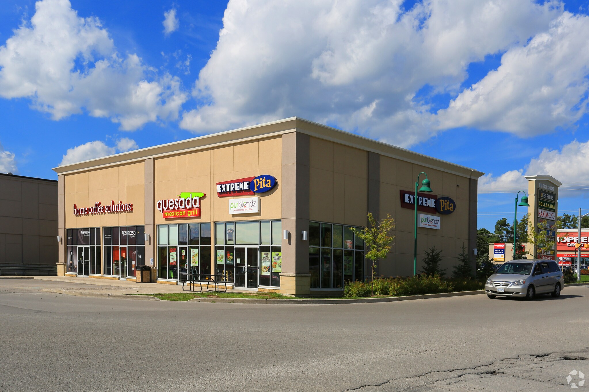 642 Yonge St, Barrie, ON for sale Primary Photo- Image 1 of 1