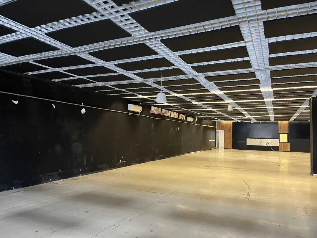 Retail in Nogent-sur-Oise for lease Interior Photo- Image 1 of 5