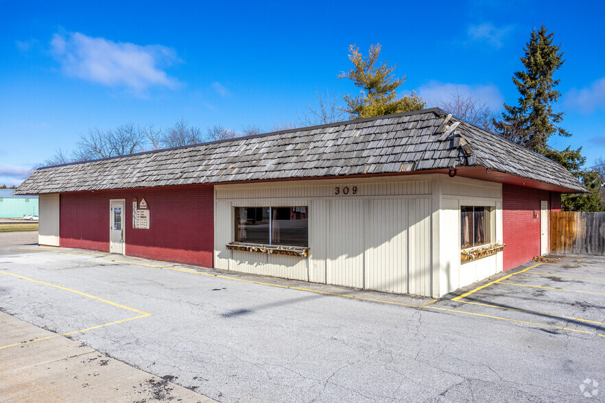 309 E 1st St, Grimes, IA for sale - Primary Photo - Image 1 of 1