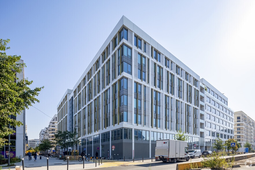 13 Rue De L'Hippodrome, Saint-Ouen-sur-Seine for lease - Building Photo - Image 2 of 2