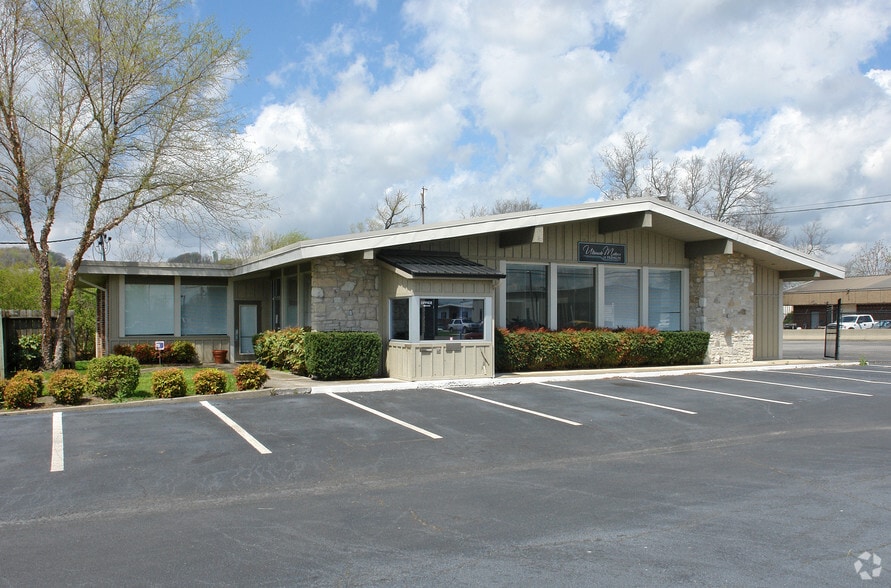 2000 Columbia Ave, Franklin, TN for lease - Primary Photo - Image 1 of 44