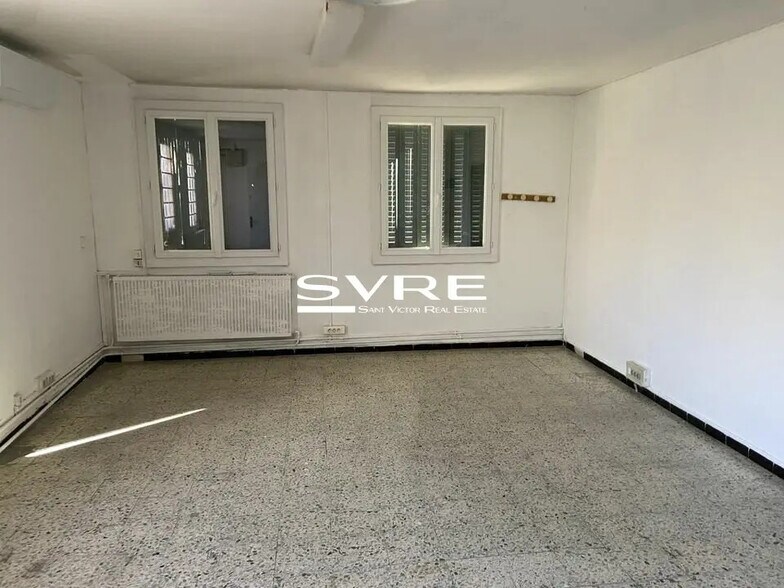 Office in Aubagne for lease - Interior Photo - Image 2 of 4