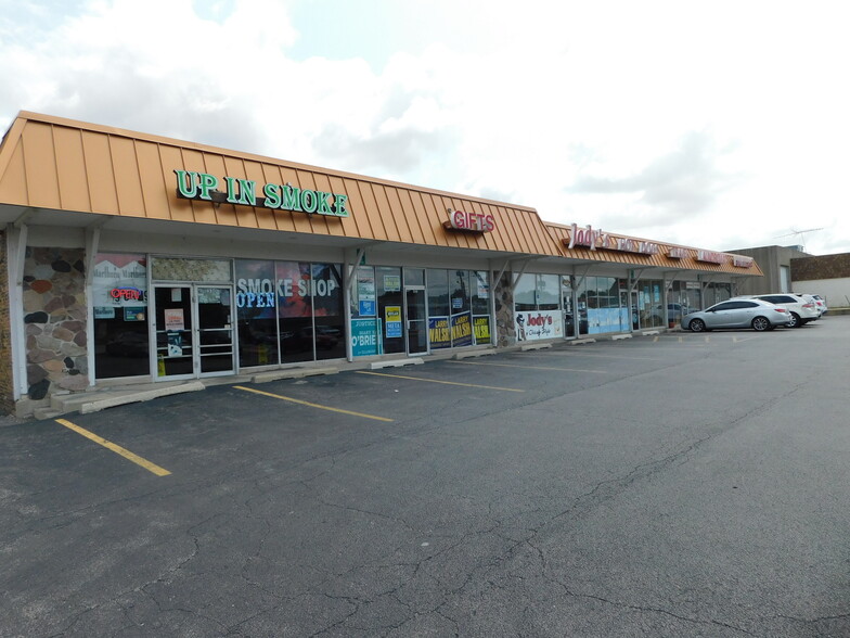 318-330 Republic Ave, Joliet, IL for lease - Building Photo - Image 1 of 4