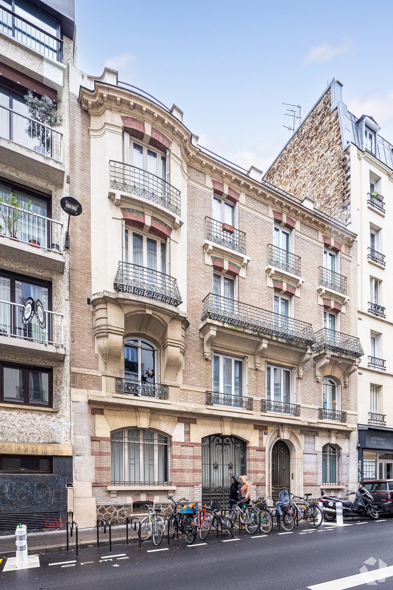 Multifamily in Paris for sale Primary Photo- Image 1 of 2
