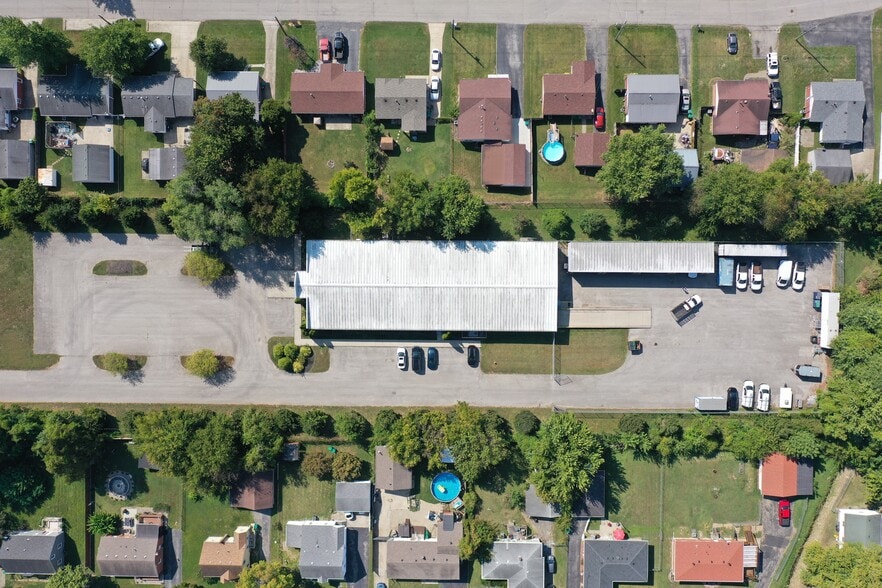 1753 Old Preston Hwy N, Louisville, KY for lease - Building Photo - Image 2 of 18