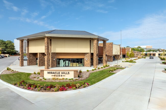 More details for 606-780 N 114th St, Omaha, NE - Retail for Lease