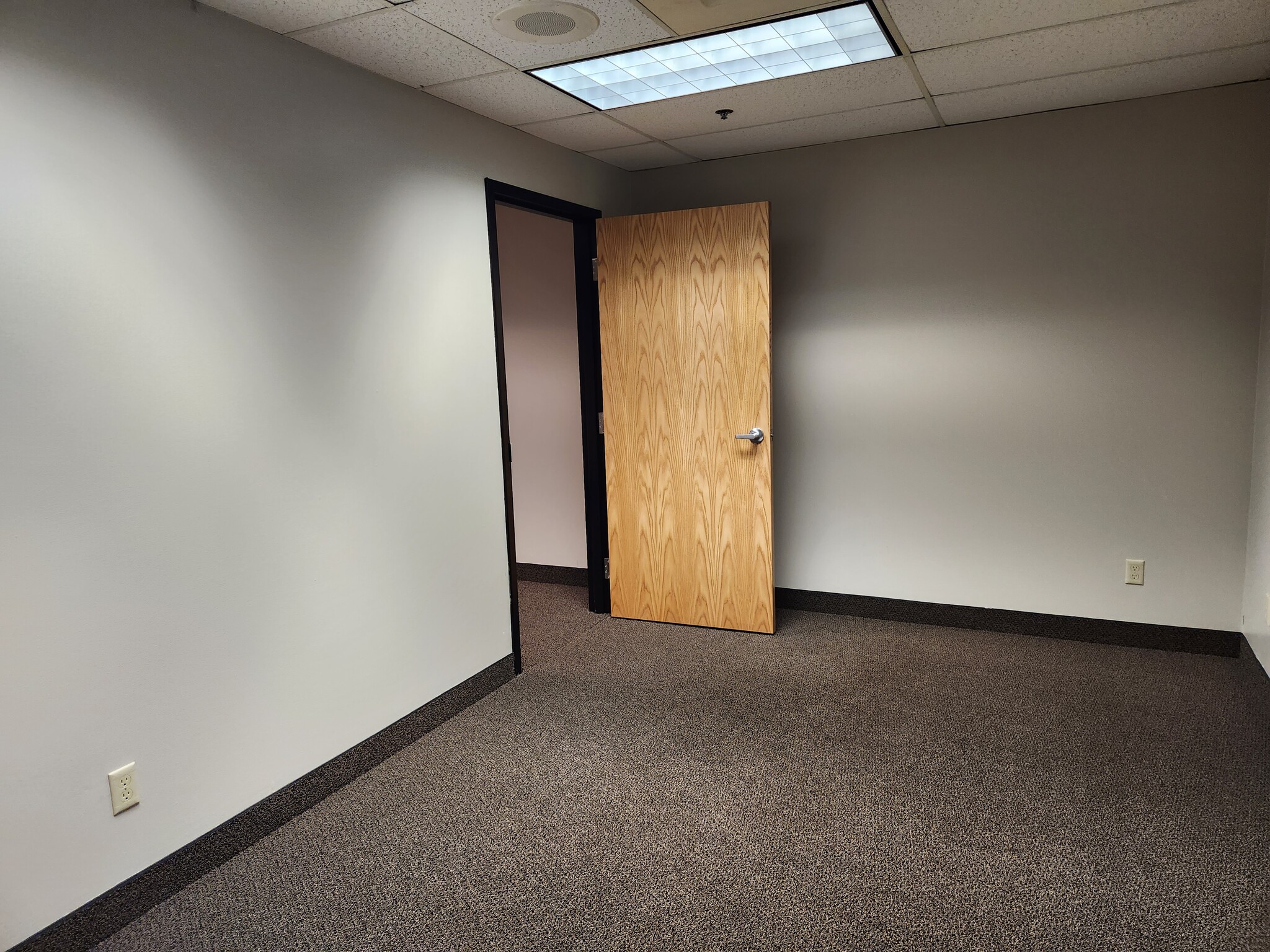 150 Tyler Ave, Hopkins, MN for lease Interior Photo- Image 1 of 1