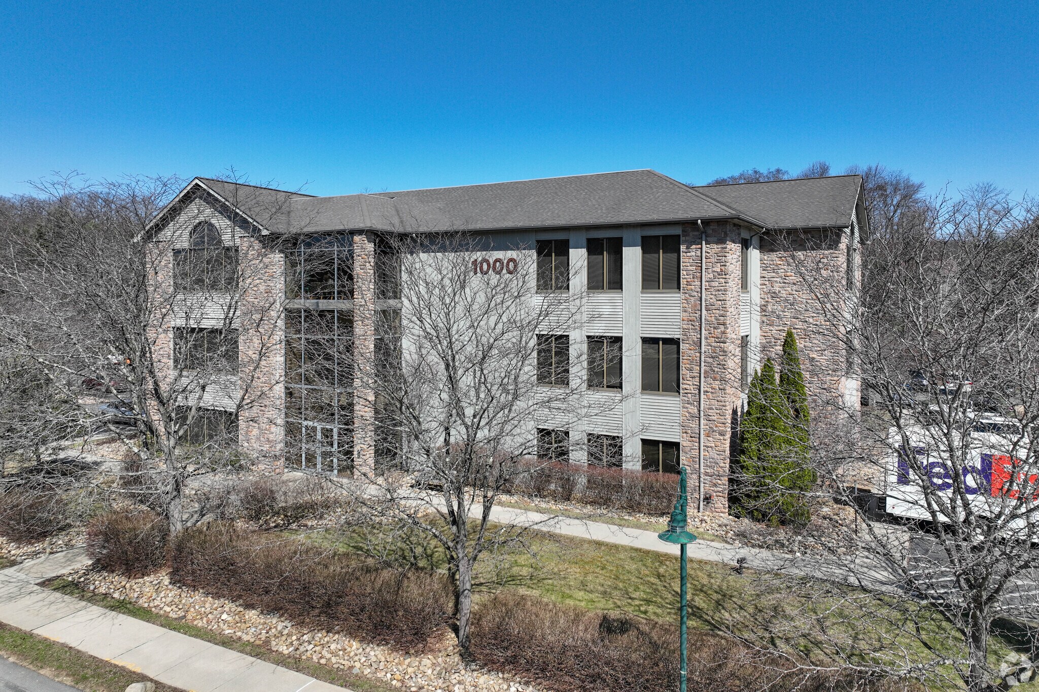 1000 Stonewood Dr, Wexford, PA for sale Primary Photo- Image 1 of 22