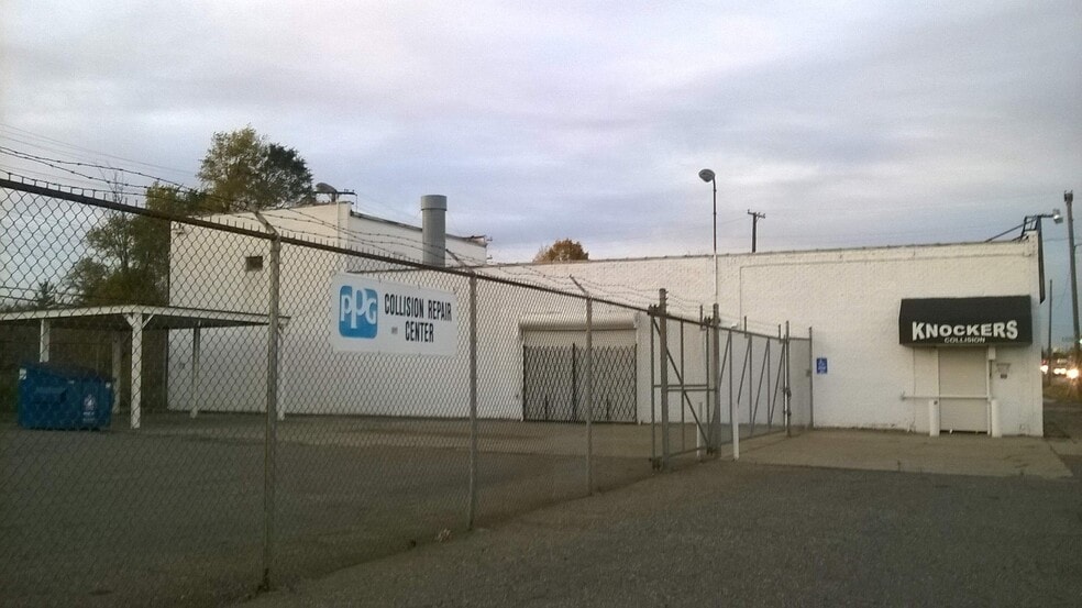 11445 Van Dyke Ave, Detroit, MI for sale - Building Photo - Image 2 of 13