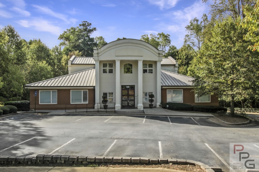 1235 Hightower Trl, Atlanta, GA for sale - Building Photo - Image 1 of 1