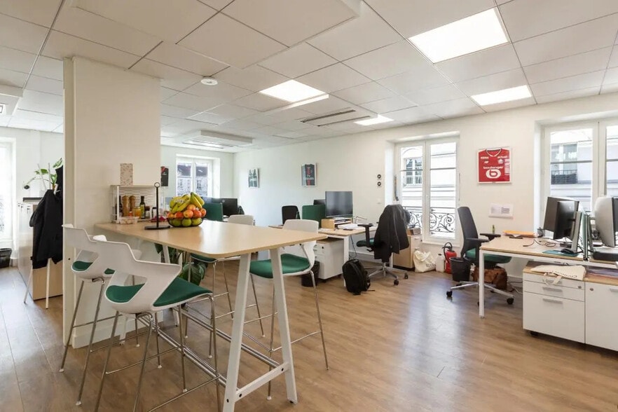 Office in Paris for lease - Interior Photo - Image 3 of 8
