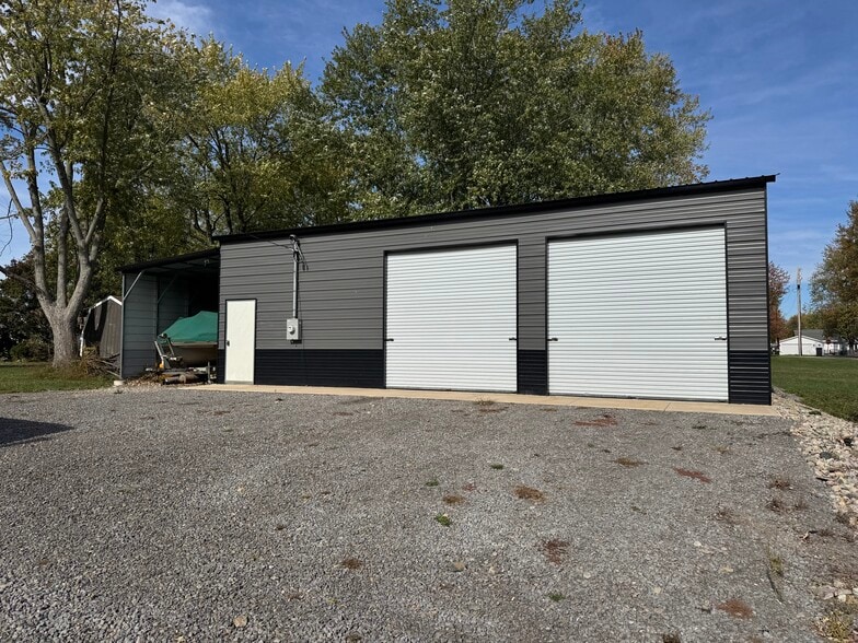 8128 Midway Dr, Russells Point, OH for sale - Primary Photo - Image 1 of 11