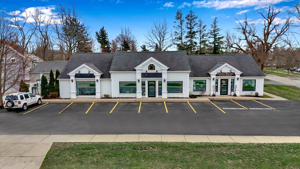 6011 Main St, Buffalo, NY for sale - Building Photo - Image 1 of 1