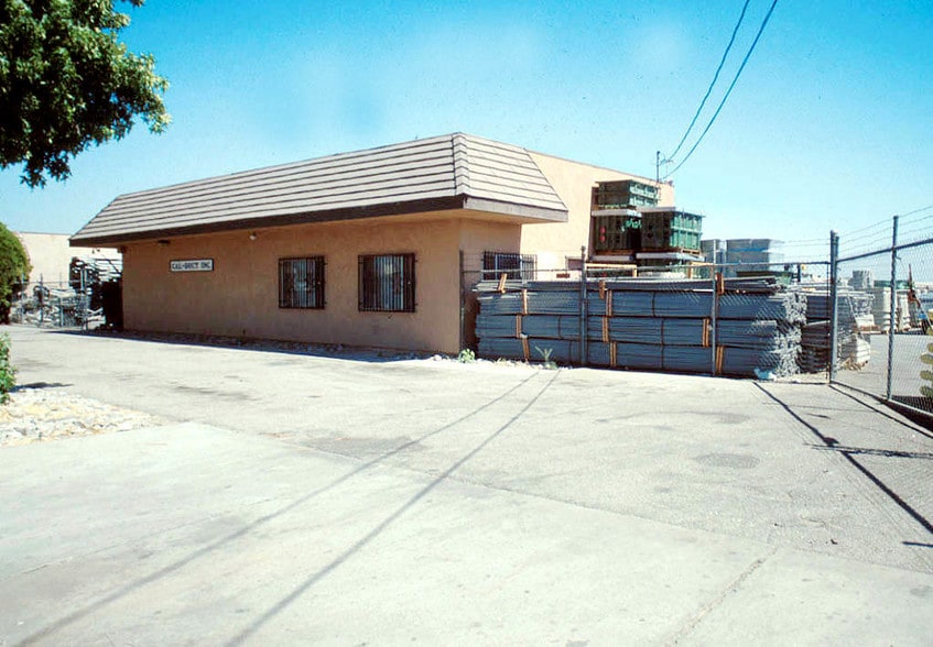 Absolute Net Lease Investment portfolio of 2 properties for sale on LoopNet.com - Primary Photo - Image 1 of 2