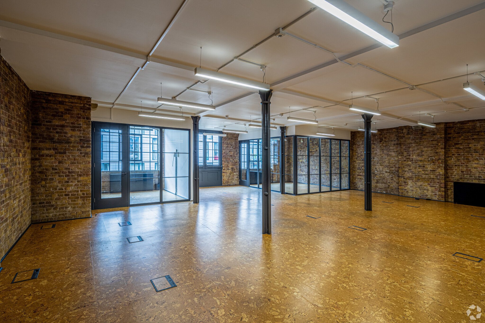 14 Gowers Walk, London for lease Interior Photo- Image 1 of 3