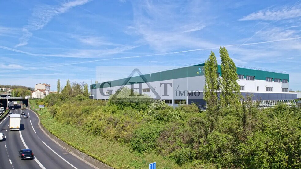 Industrial in Rosny-sous-Bois for lease - Building Photo - Image 3 of 5