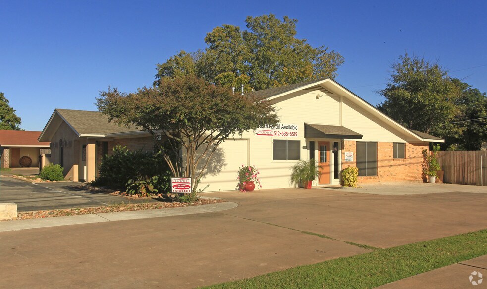 102-104 Golden Oaks Dr, Georgetown, TX for sale - Building Photo - Image 1 of 1