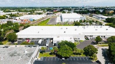 4200 N 29th Ave, Hollywood, FL for lease Building Photo- Image 2 of 5